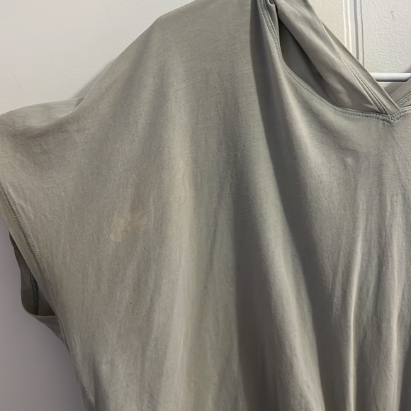 Lululemon hooded t shirt - Picture 9 of 10